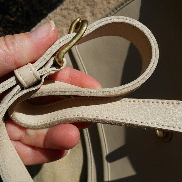 SOLD*** Vintage Coach City Bag 9890, EUC in Bone - Picture 9 of 10